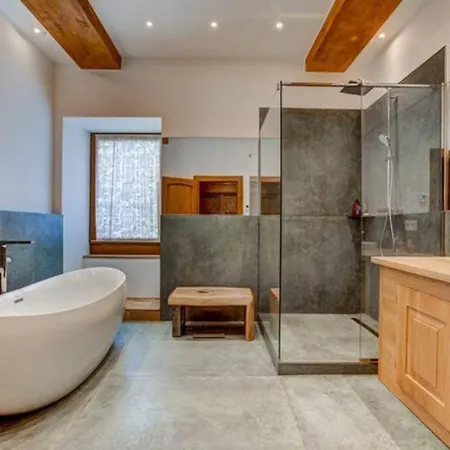 Appartement Spacious 3-bed In The Heart Of With Sauna