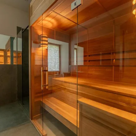 Spacious 3-bed In The Heart Of With Sauna